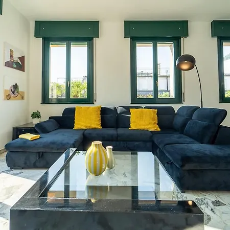 Apartment Spacious Penthouse With Terrace In The Heart Of Como