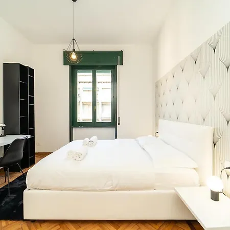 Spacious Penthouse With Terrace In The Heart Of Apartment *