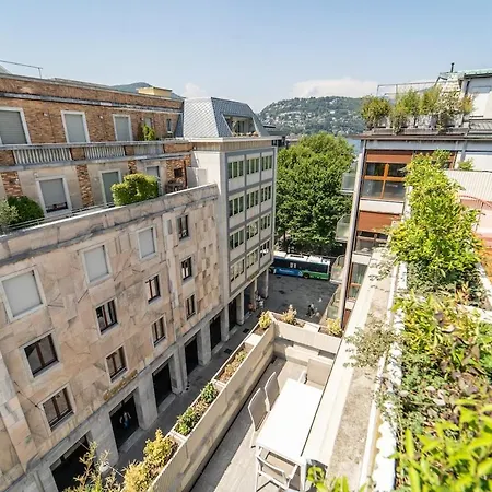 Spacious Penthouse With Terrace In The Heart Of