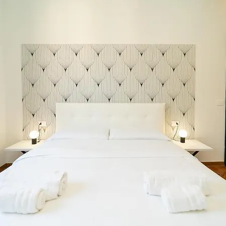 Spacious Penthouse With Terrace In The Heart Of Apartment *