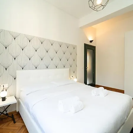 Apartment Spacious Penthouse With Terrace In The Heart Of *