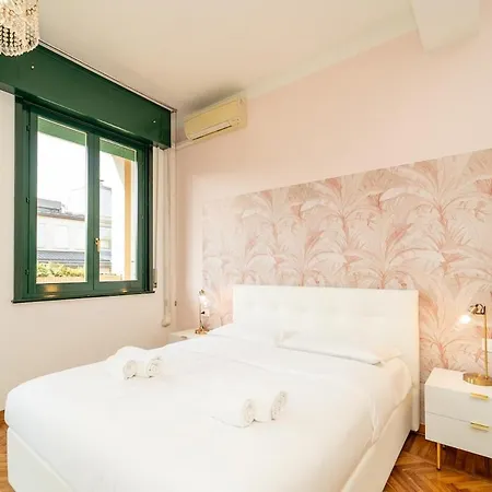 Spacious Penthouse With Terrace In The Heart Of Apartment *