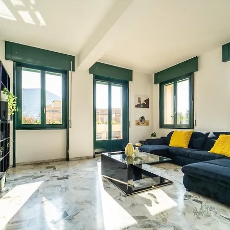 Spacious Penthouse With Terrace In The Heart Of Como