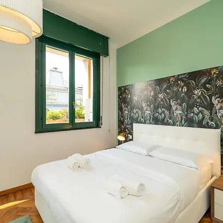 Apartment Spacious Penthouse With Terrace In The Heart Of Como
